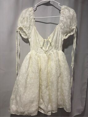 NWT Ivory Lace Puff Sleeve Mini Dress